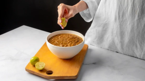 خیساندن عدس برای افزایش قوام عدسی